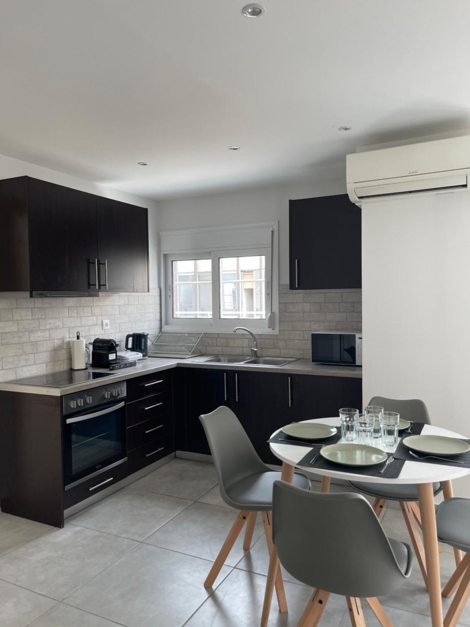 Athenian Modern 2Bd Apt Next To Metro And Archaeological Museum Exterior photo